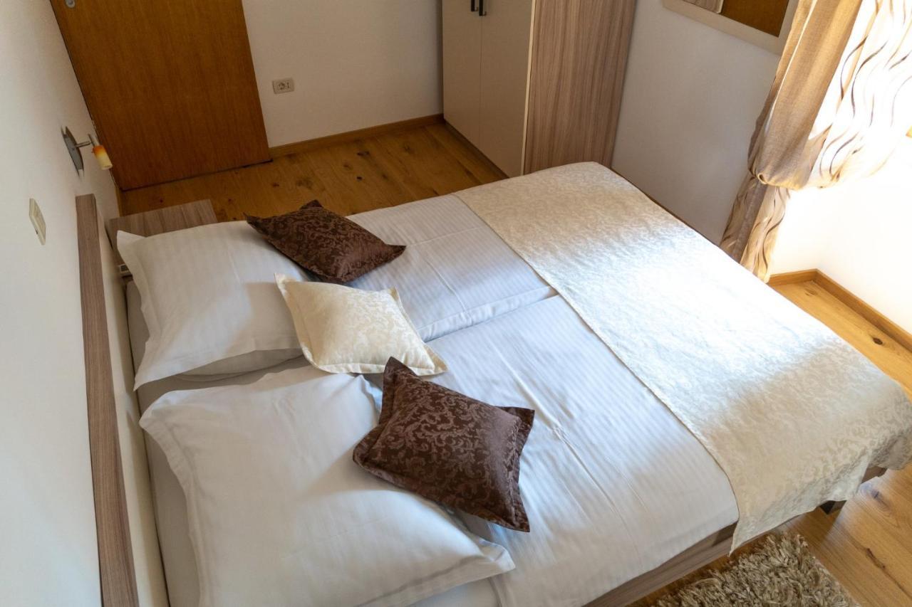 Apartments Linda Makarska Ngoại thất bức ảnh